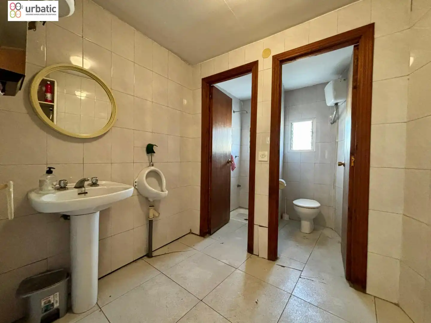 Baño de Nave industrial de alquiler en El Real de Gandia
