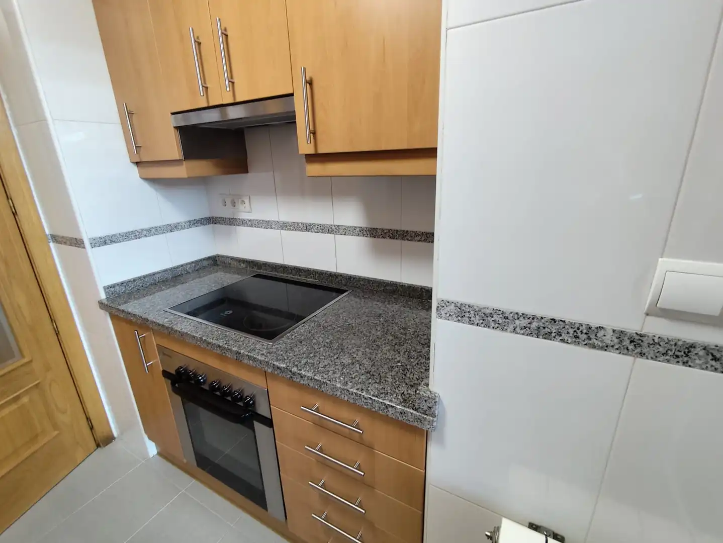 Cuina de Apartament de lloguer en Arroyo de la Encomienda amb Traster i Piscina comunitària
