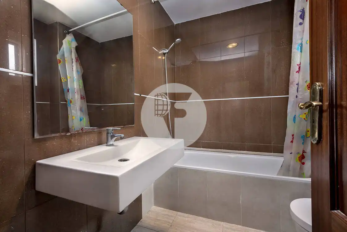 Badezimmer von Einfamilien-Reihenhaus zum Verkauf in Alcúdia mit Terrasse, Schwimmbad und Balkon