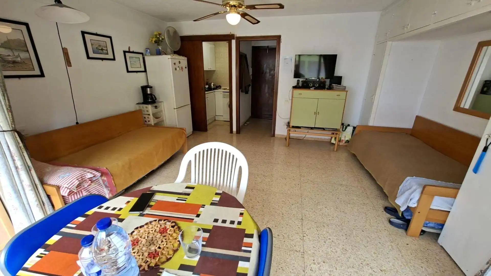 Sala de estar de Apartamento en venta en Benidorm con Jardín privado, Amueblado y Piscina comunitaria