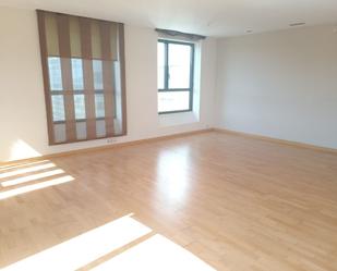Living room of Flat to rent in Sabadell  with Air Conditioner, Heating and Parquet flooring