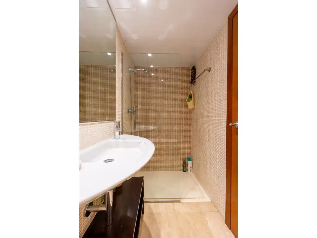 Baño de Apartamento de alquiler en Eivissa con Aire acondicionado, Terraza y Piscina comunitaria