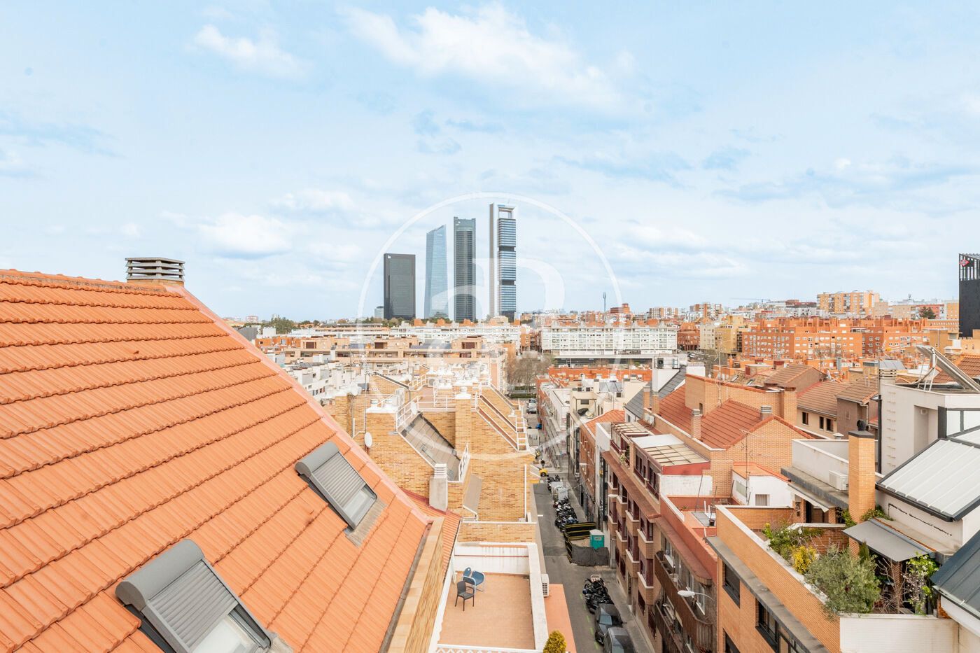 Vista exterior de Piso en venta en  Madrid Capital con Calefacción y Terraza