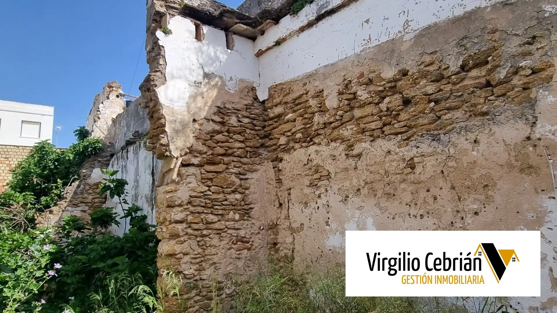 Vista exterior de Pis en venda en Chipiona amb Jardí privat