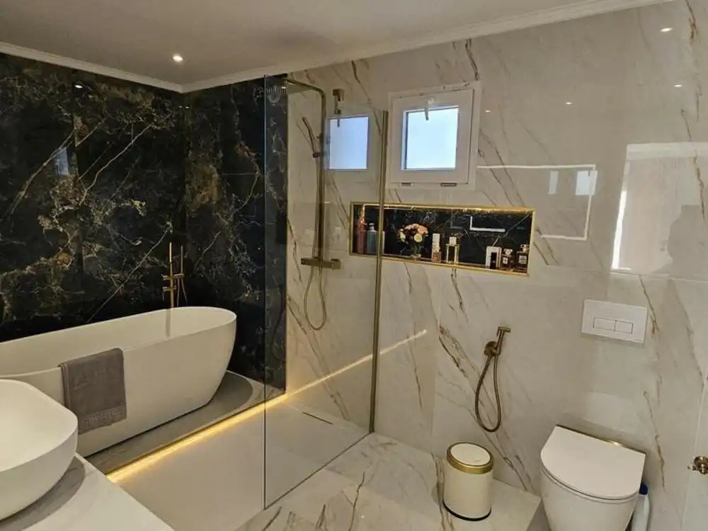 Bathroom of Houses for rent in Estepona  with Air Conditioner, Private garden and Terrace