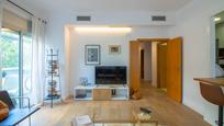 Living room of Flat for sale in L'Hospitalet de Llobregat  with Air Conditioner, Terrace and Balcony