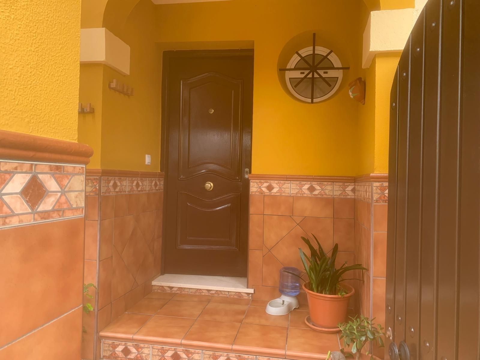 Casa adosada en venda en Sanlúcar de Barrameda amb Balcó