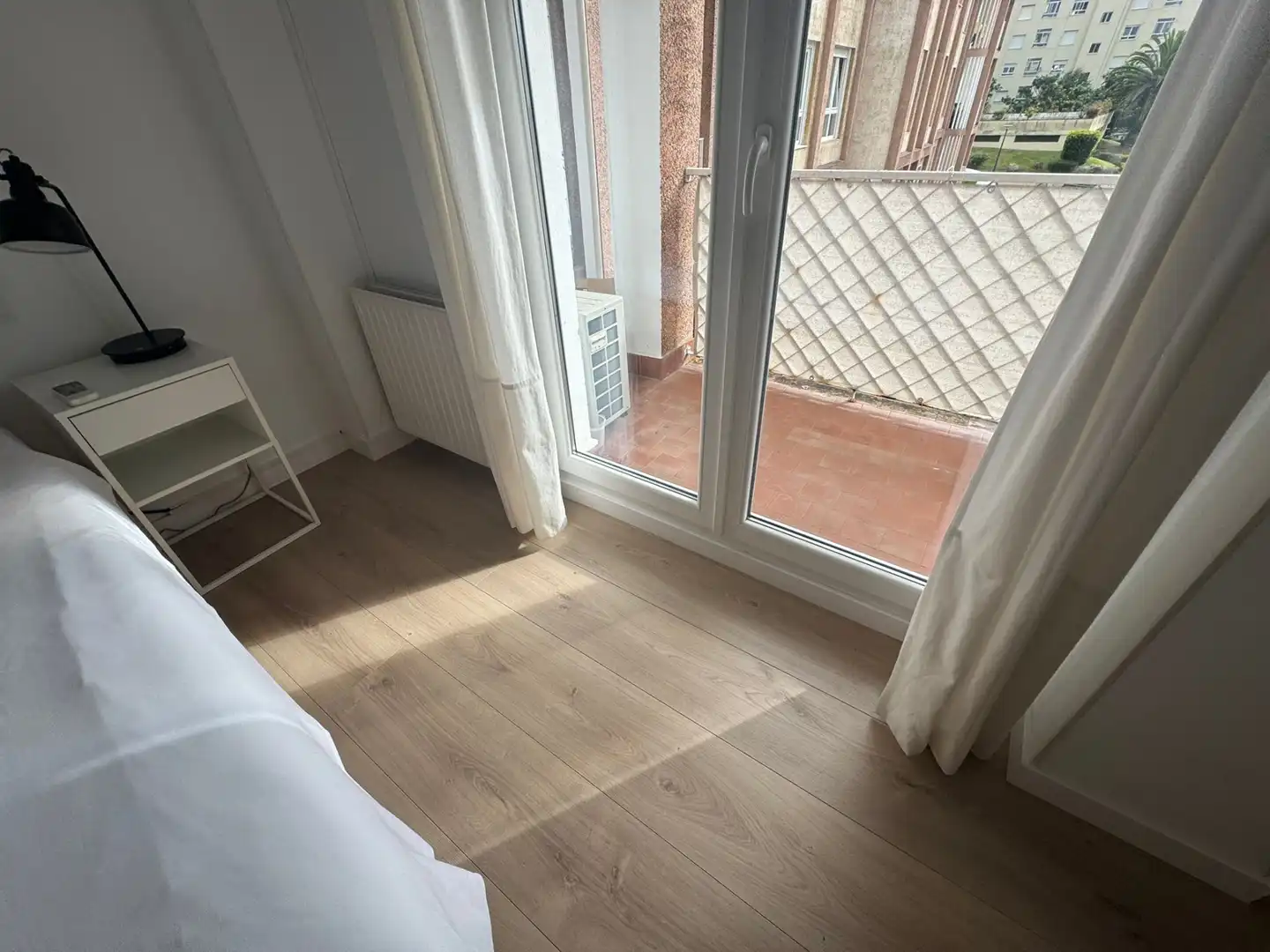 Schlafzimmer von Wohnung zur Miete in Santander mit Klimaanlage, Heizung und Parkett