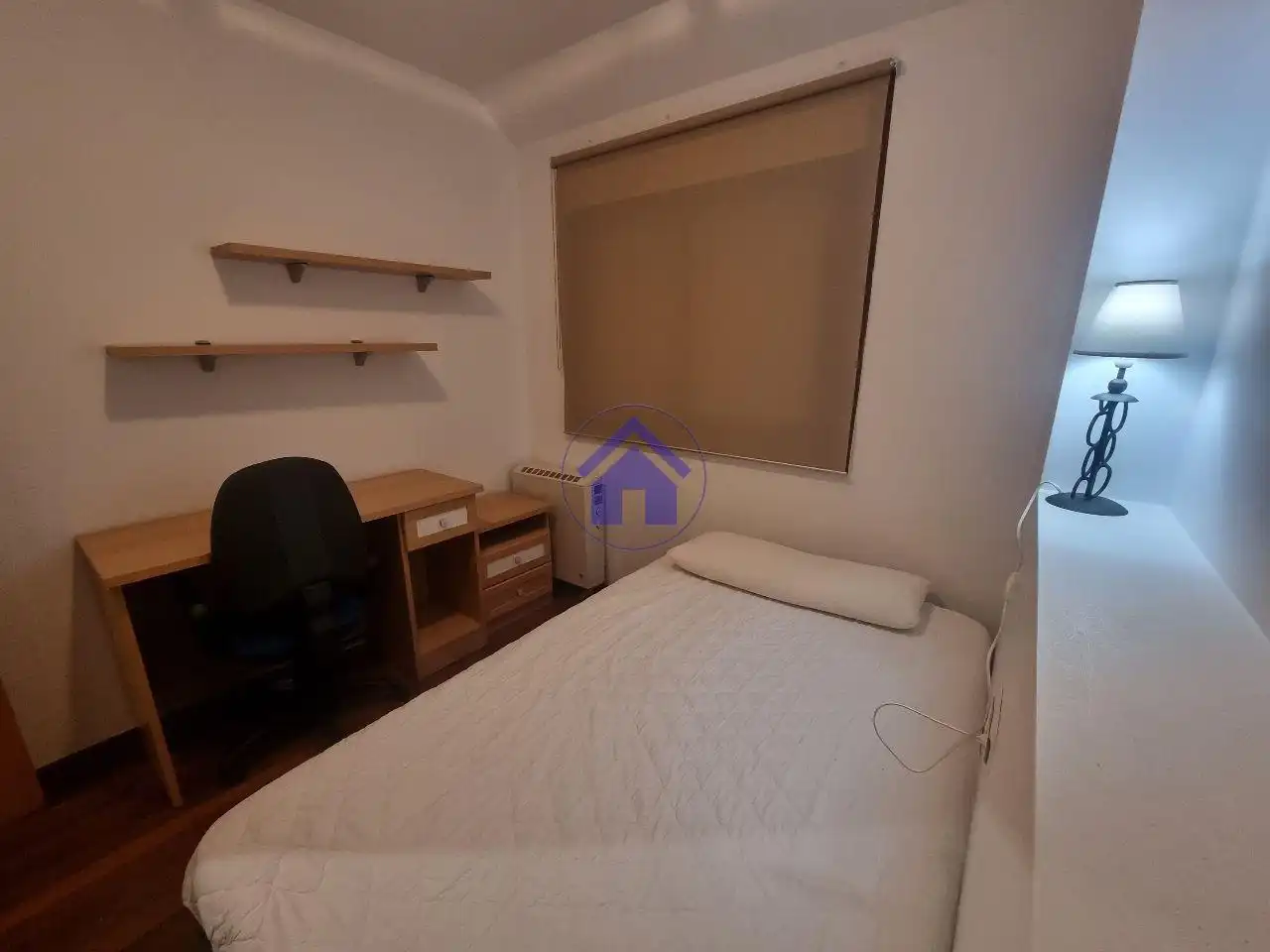 Habitación de Ático de alquiler en Pontevedra Capital  con Calefacción, Amueblado y Balcón