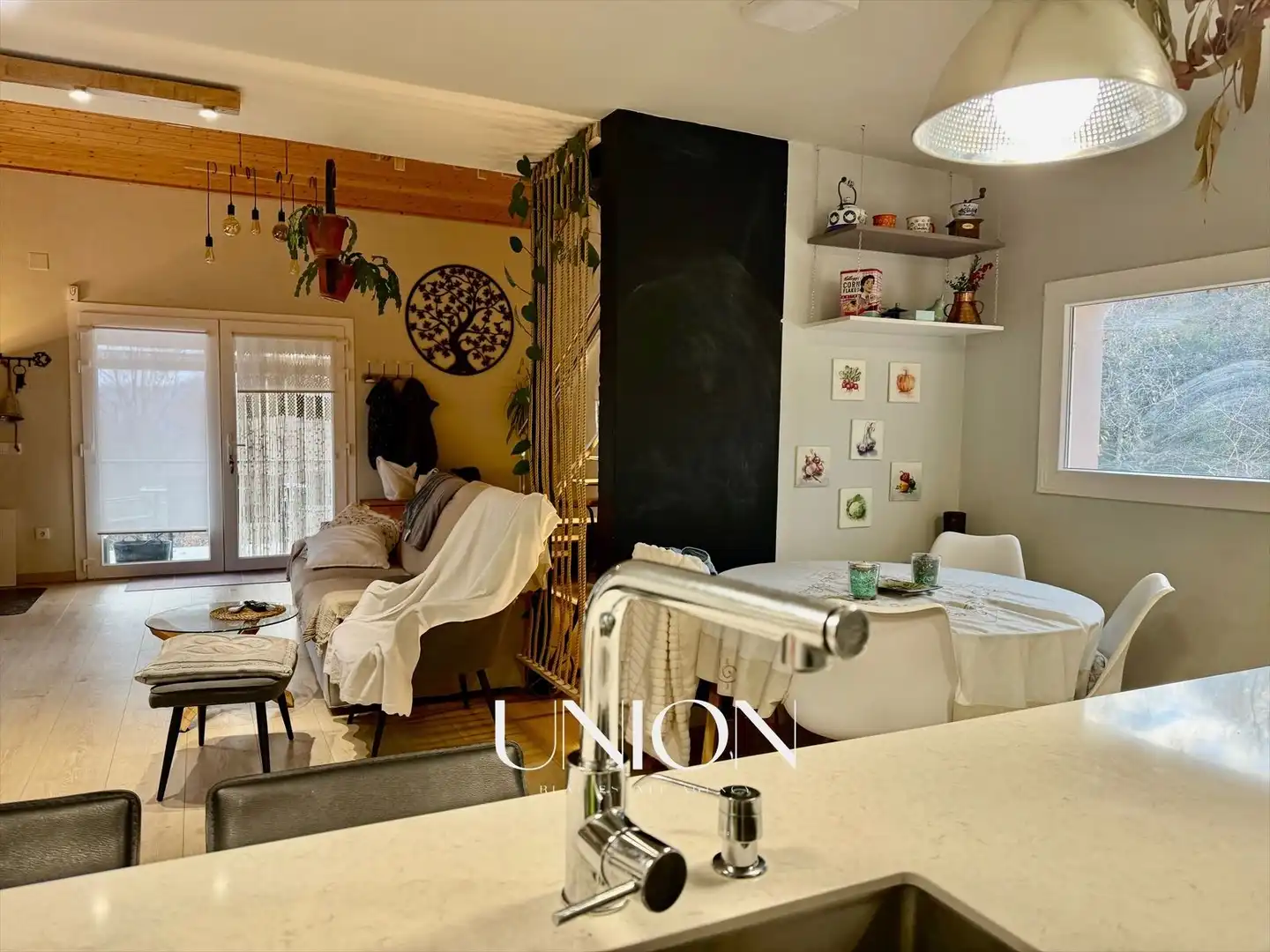 Sala d'estar de Casa o xalet en venda en Camprodon amb Aire condicionat, Calefacció i Jardí privat