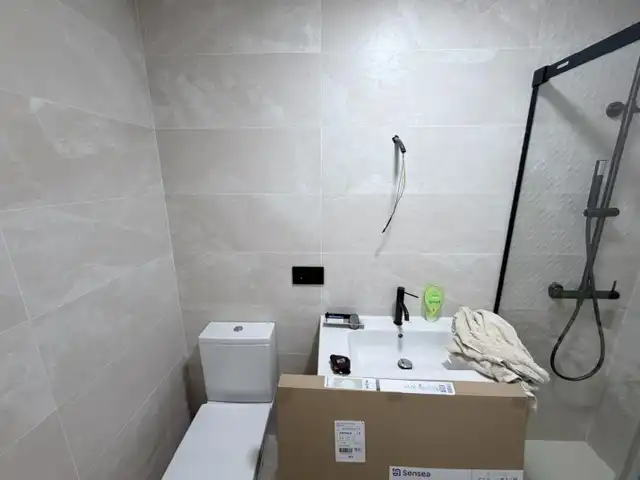 Bathroom of Flat for rent in Huelva  with Terrace, Oven and Washing machine