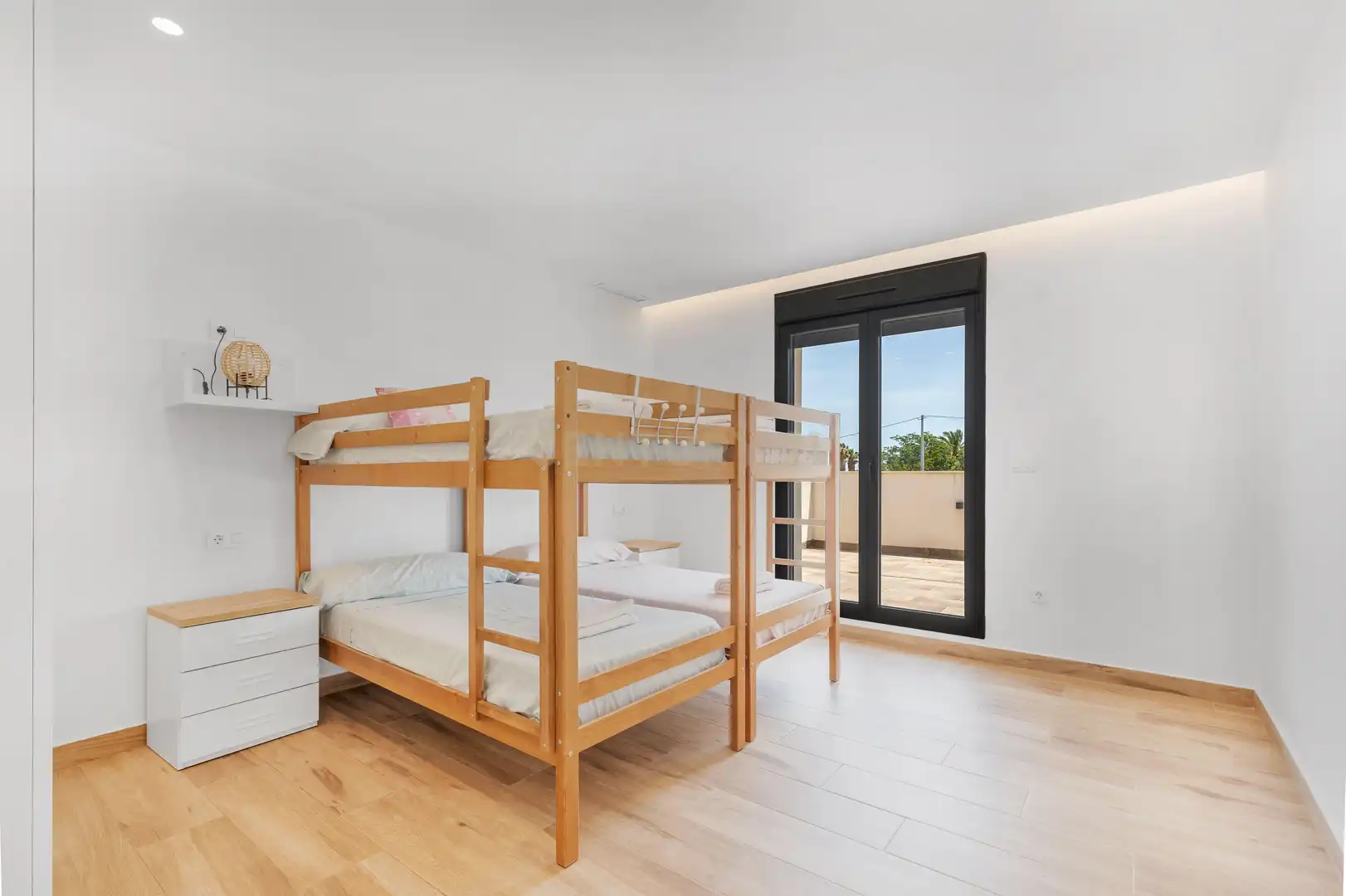 Dormitori de Casa o xalet en venda en Catral amb Aire condicionat, Jardí privat i Piscina