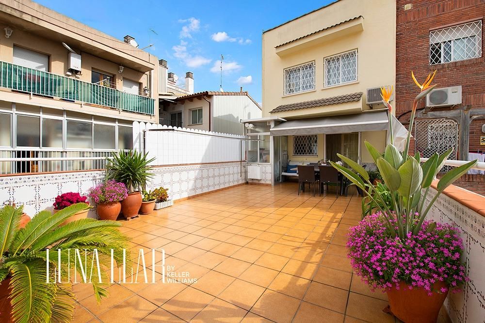 Exterior view of House or chalet for sale in Gavà  with Heating, Terrace and Balcony