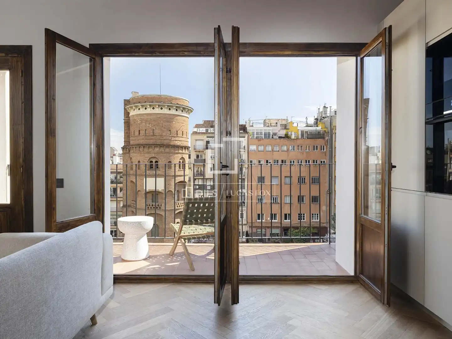 Exterior view of Flat for sale in Barcelona  with Air Conditioner, Heating and Parquet flooring