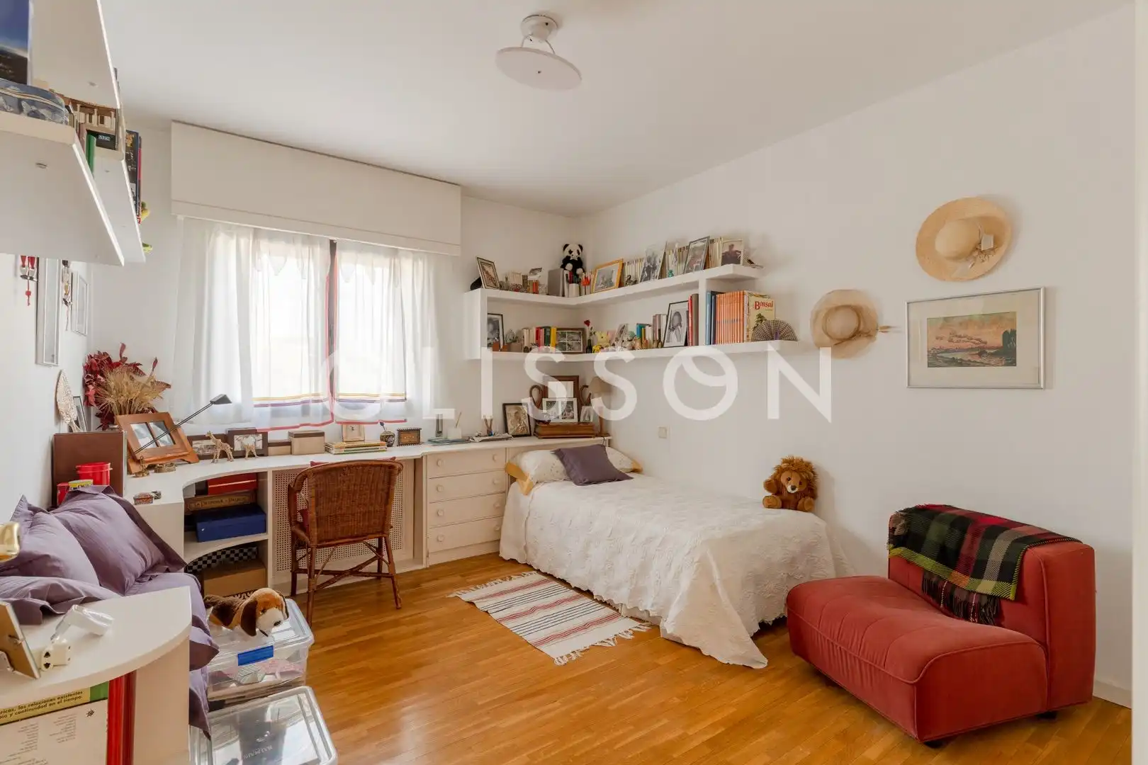 Habitación de Casa o chalet en venta en Madrid con Aire acondicionado, Calefacción y Jardín privado
