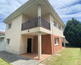 Vista exterior de Casa o xalet en venda en Ribamontán al Monte amb Calefacció, Jardí privat i Parquet