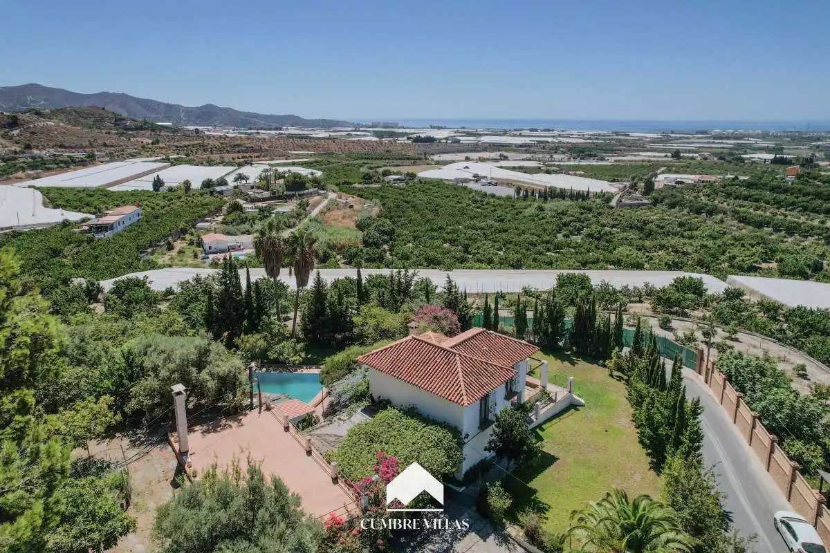 Casa rústica amb jardí en venda a Motril  ciudad