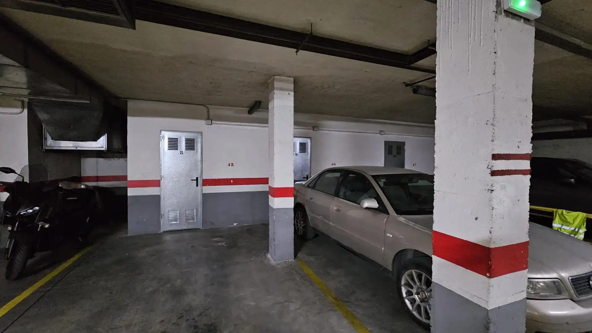 Aparcament de Casa o xalet en venda en Córdoba amb Aire condicionat i Traster