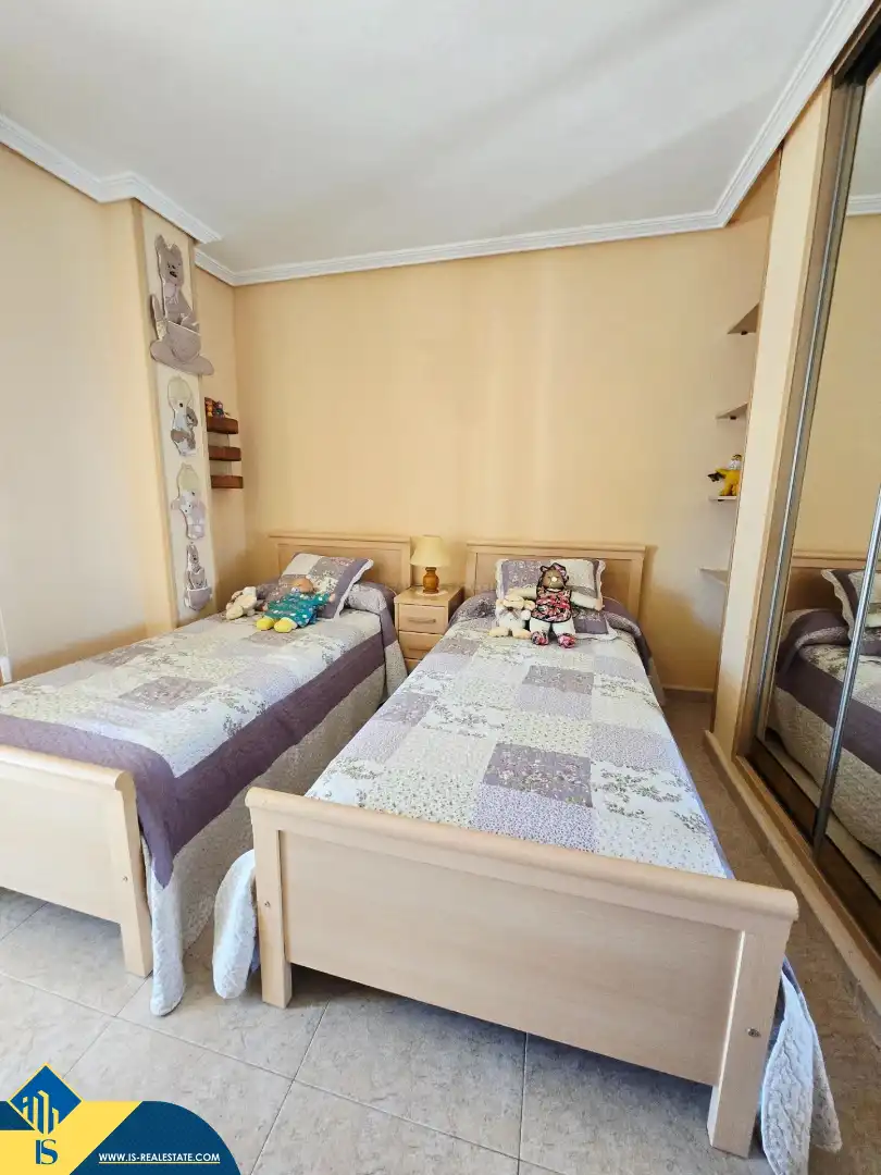 Bedroom of Flat for sale in Alicante / Alacant  with Terrace and Furnished