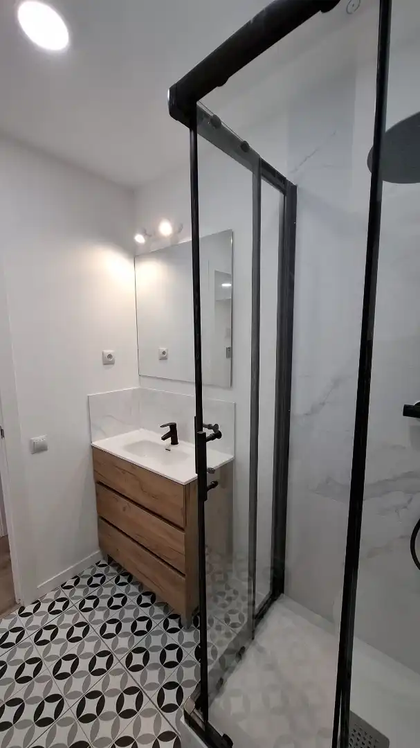 Baño de Piso en venta en Barcelona con Parquet, Horno y Alarma