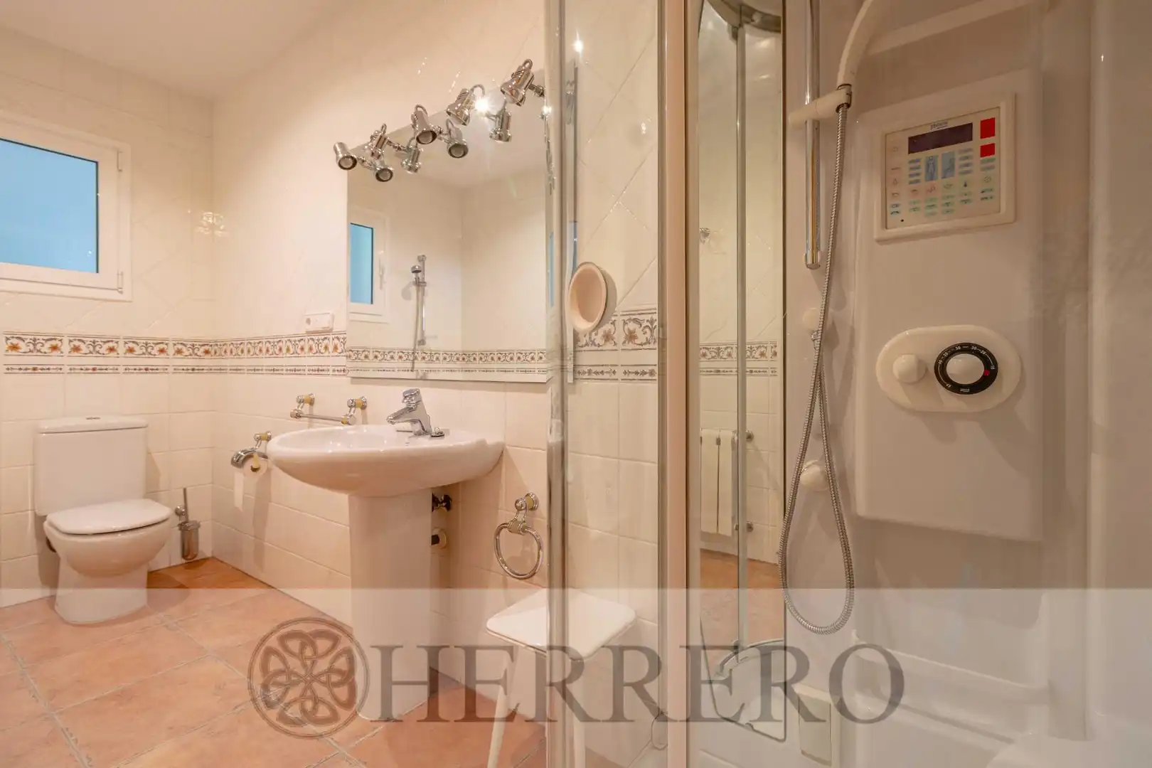 Baño de Casa o chalet en venta en Gandia con Aire acondicionado, Calefacción y Jardín privado