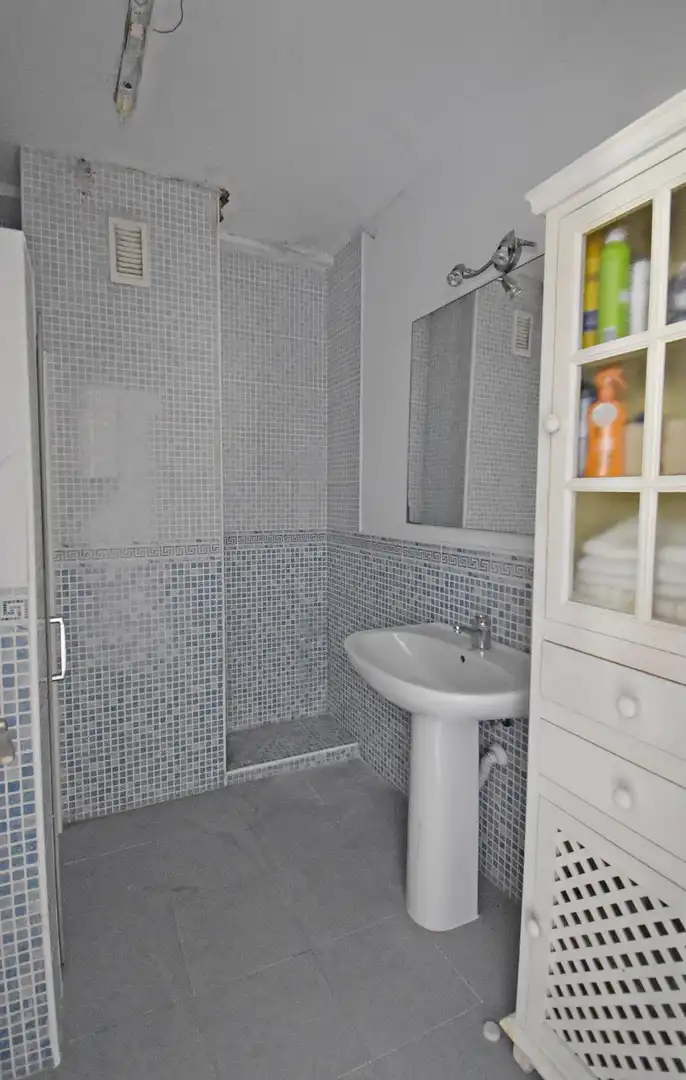 Bathroom of Flat for sale in Sanlúcar de Barrameda  with Storage room and Furnished