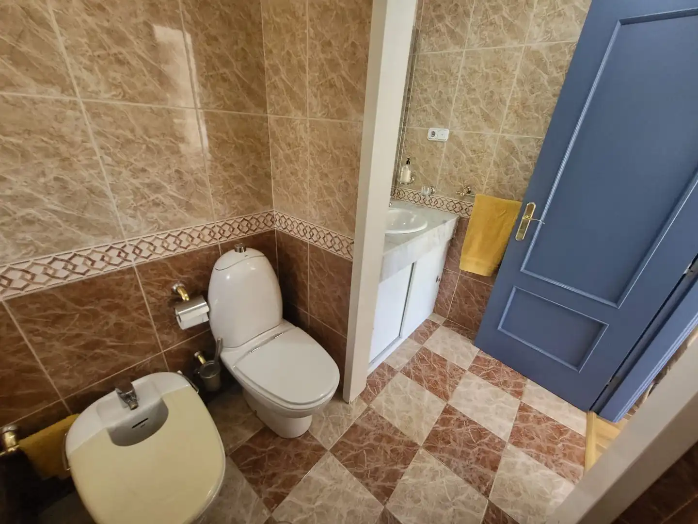 Bany de Casa o xalet en venda en Albolote amb Aire condicionat, Calefacció i Jardí privat