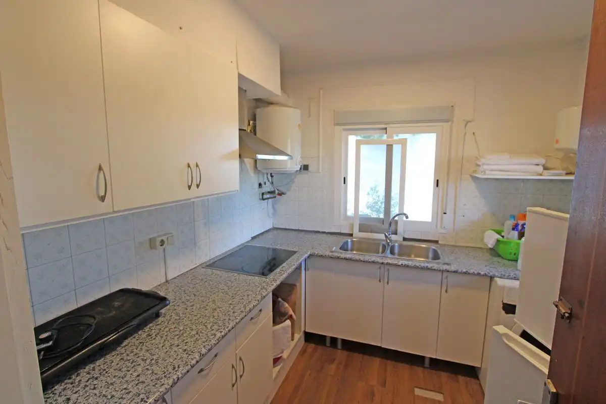 Cuina de Casa o xalet en venda en Dénia amb Calefacció, Terrassa i Traster