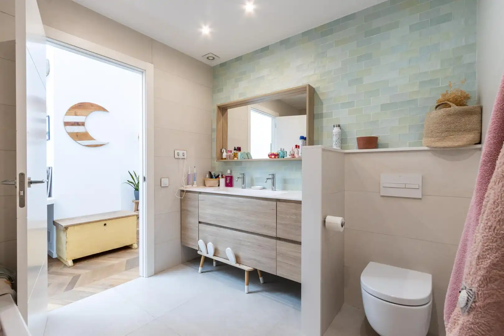 Bathroom of Flat for sale in Sant Llorenç Savall  with Heating, Private garden and Parquet flooring
