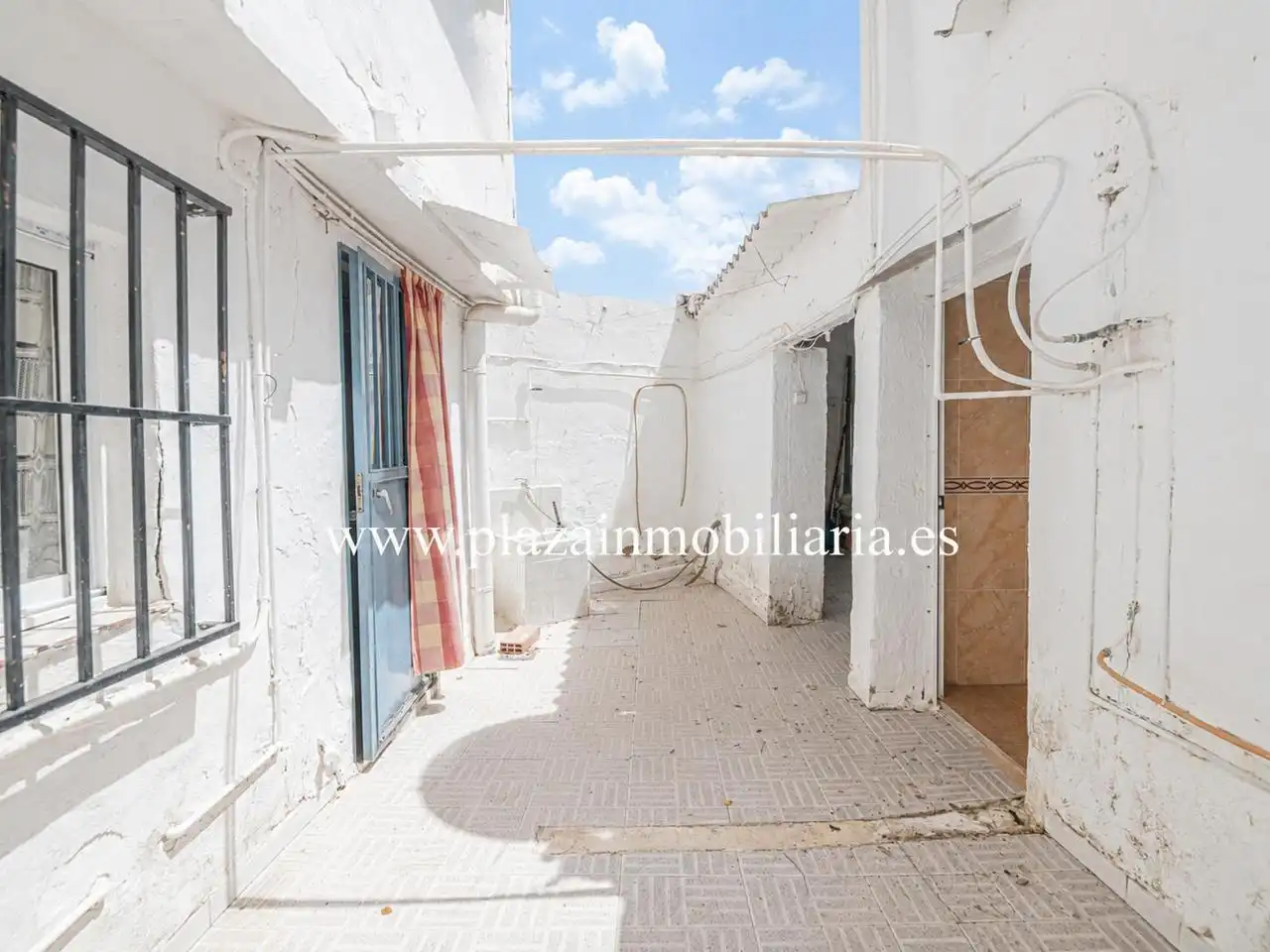 Vista exterior de Casa o chalet en venta en Lucena con Trastero