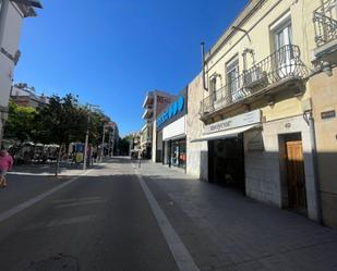 Vista exterior de Edifici en venda en Santa Coloma de Gramenet