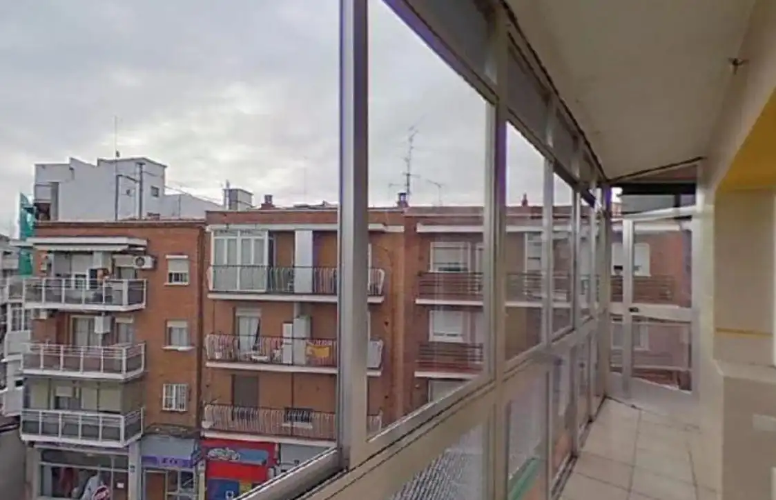 Vista exterior de Pis en venda en Madrid