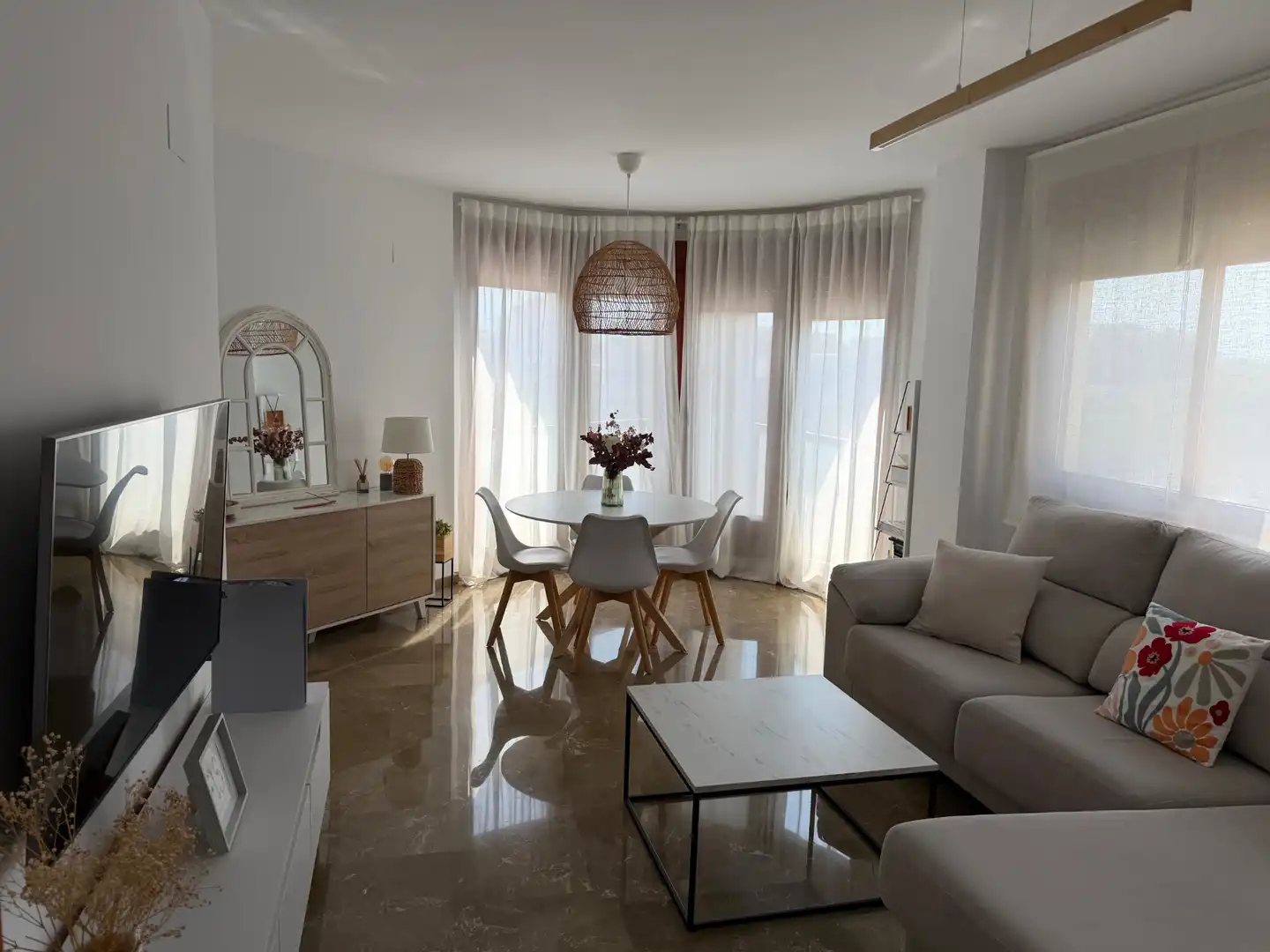 Living room of Flat for sale in Almazora / Almassora  with Storage room, Furnished and Oven