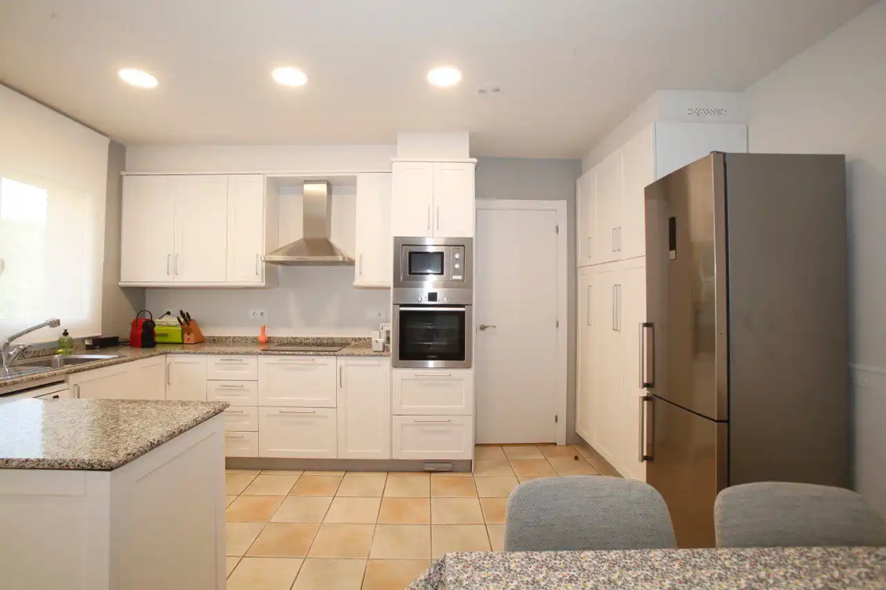 Cocina de Casa o chalet en venta en Gavà con Aire acondicionado, Calefacción y Jardín privado