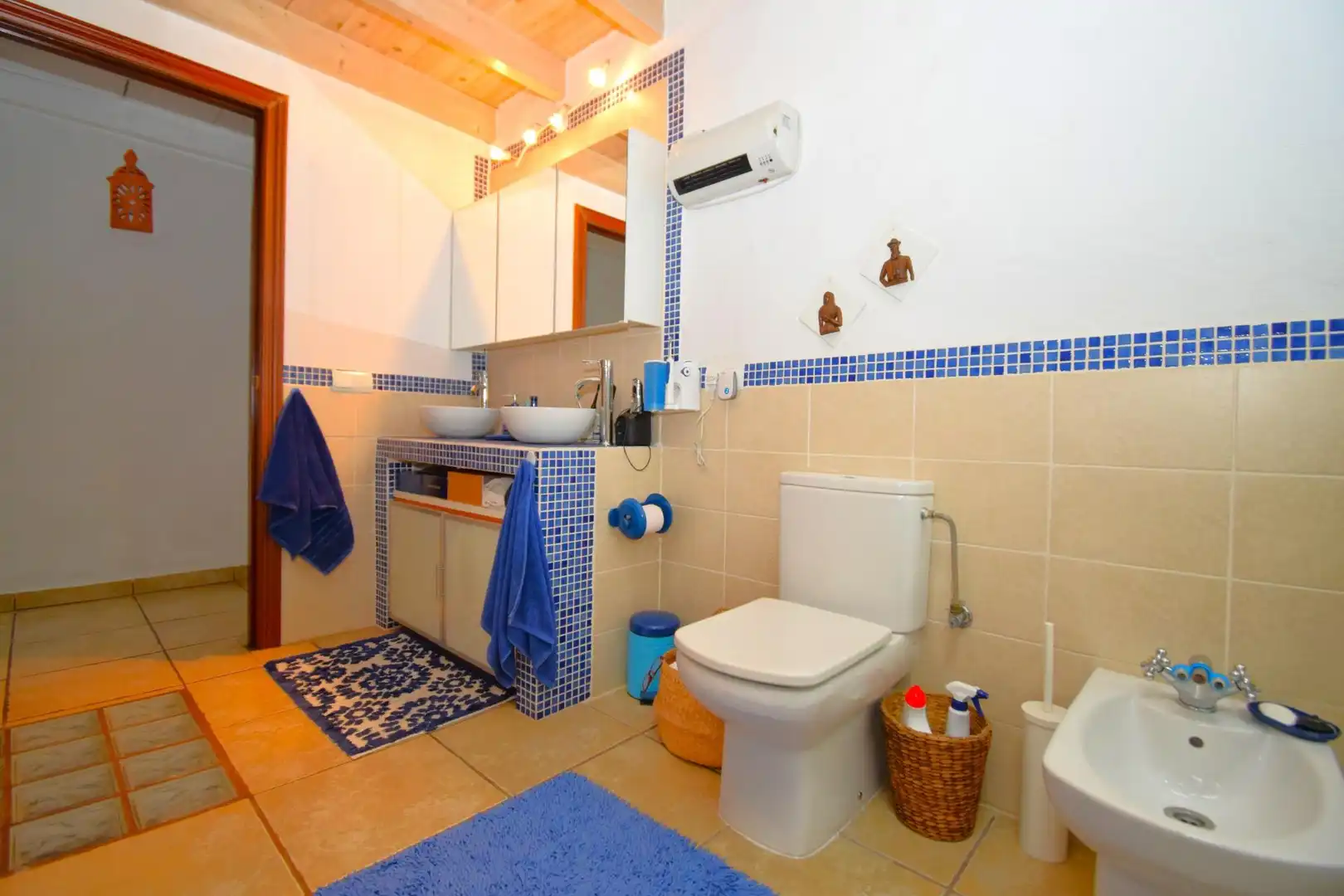 Badezimmer von Haus oder Chalet zum Verkauf in Muro mit Klimaanlage, Heizung und Privatgarten