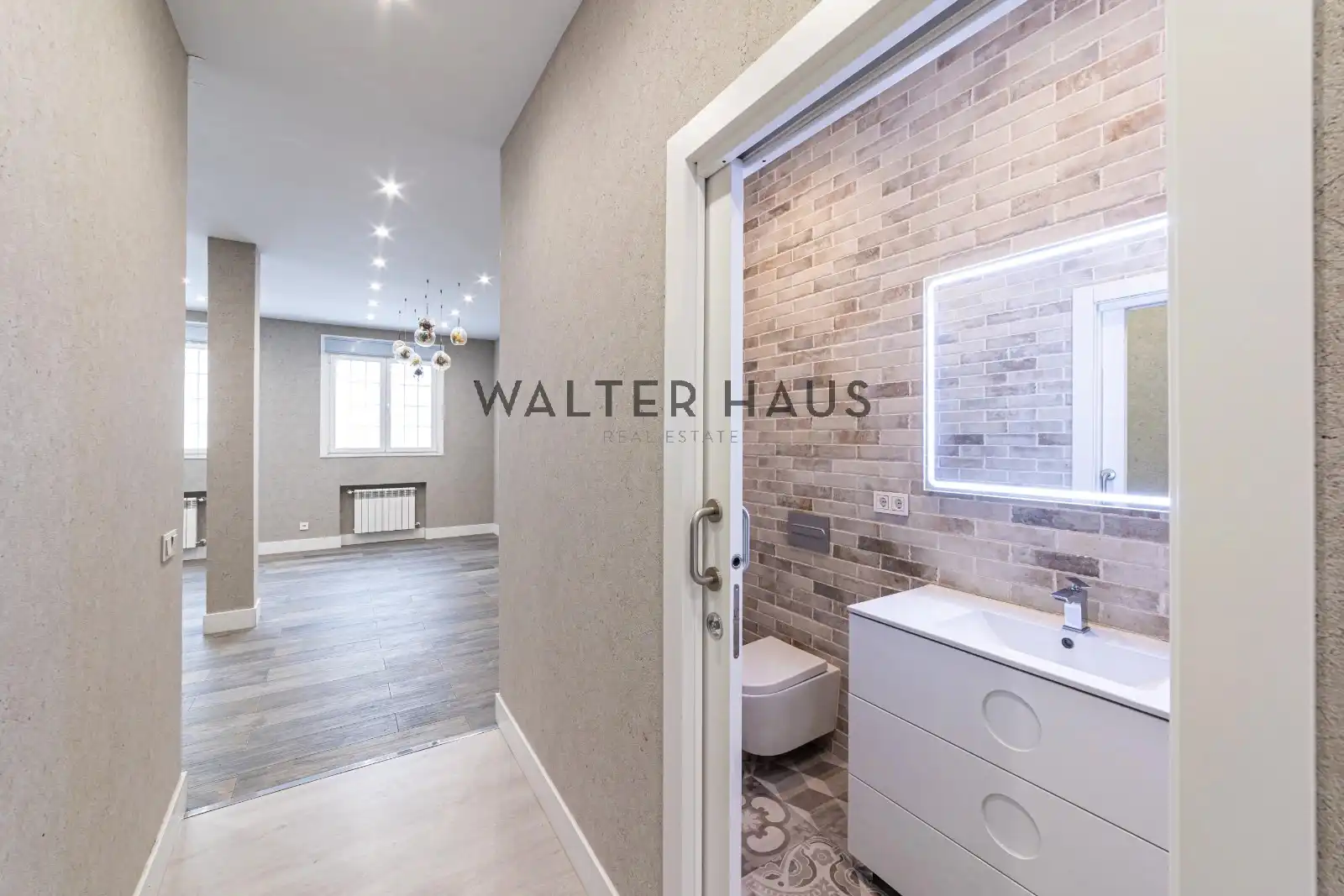 Baño de Dúplex en venta en Madrid con Calefacción, Horno y Lavadora