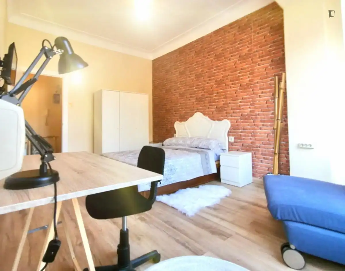 Room in Alipark