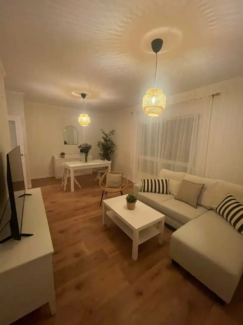 Wohnzimmer von Wohnung zur Miete in Sevilla mit Klimaanlage, Parkett und Abstellraum
