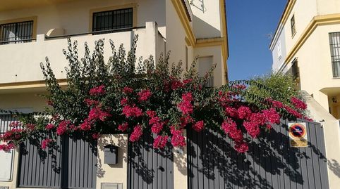 Foto 2 de Casa adosada en venta en Dolores Ibárruri, Alcalá del Río, Sevilla
