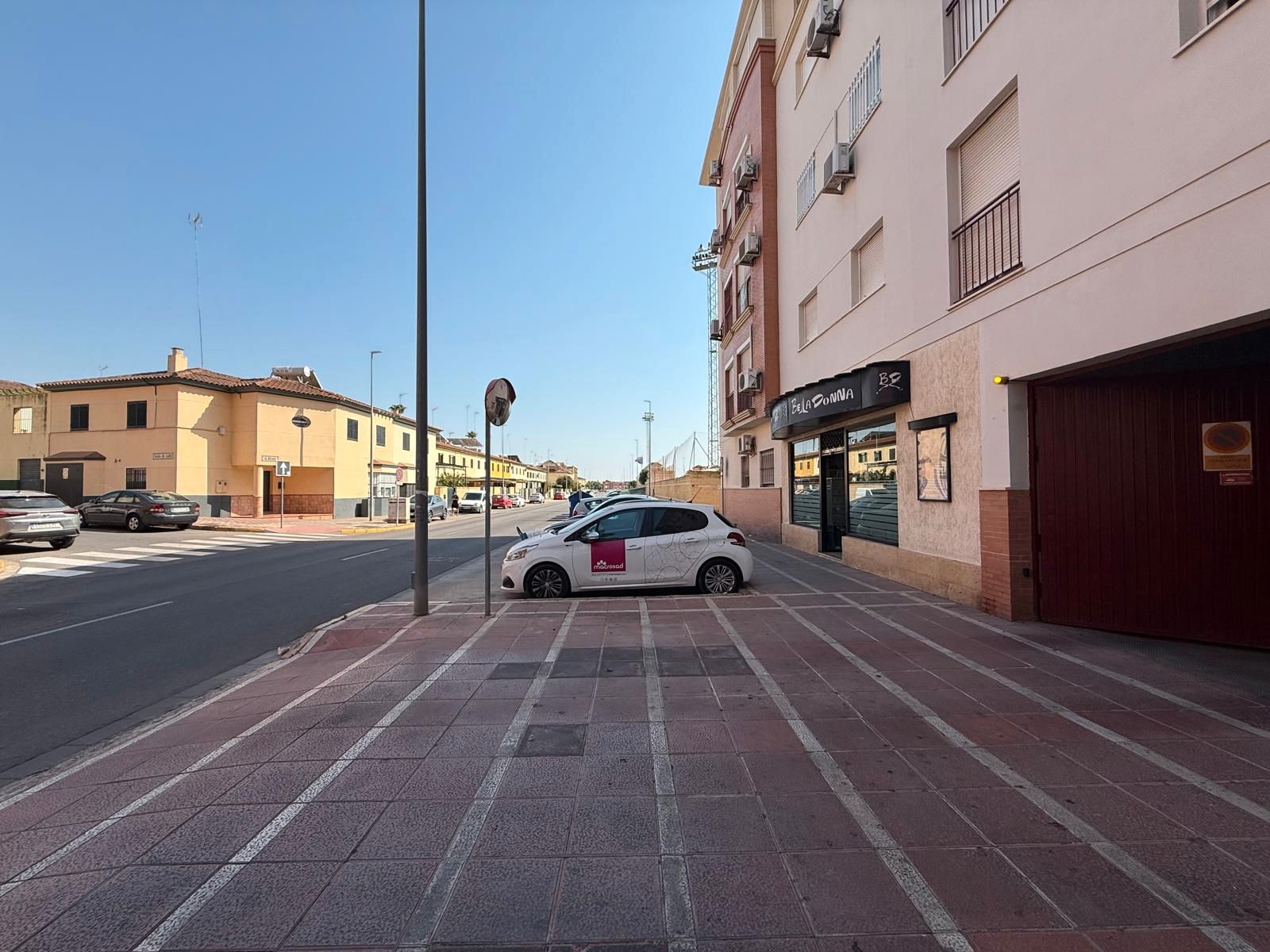 Vista exterior de Piso en venta en Dos Hermanas con Aire acondicionado, Calefacción y Amueblado