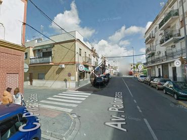 Locale commerciale in affitto a Coria del Río
