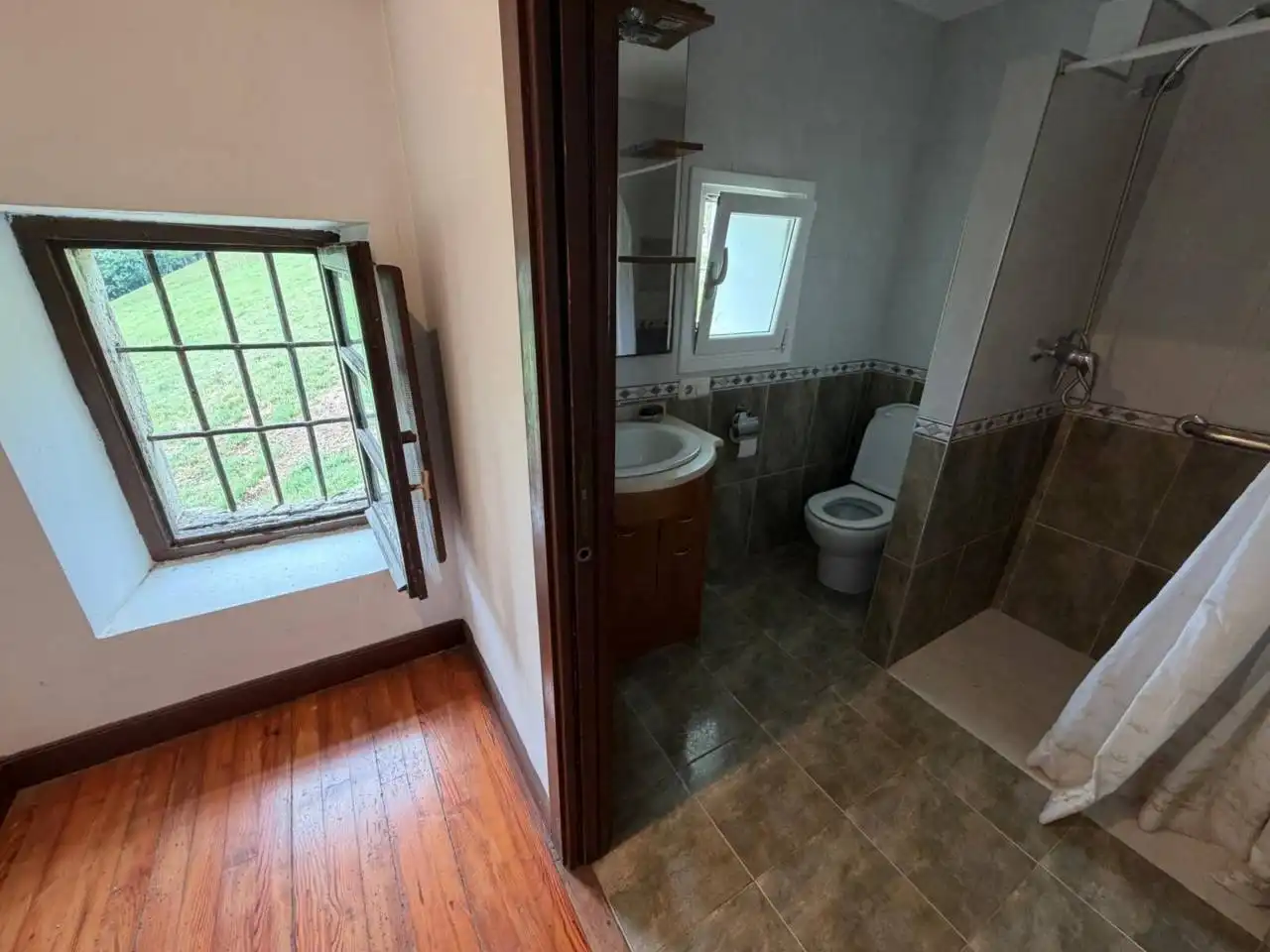 Bathroom of Houses for sale in Hernialde  with Private garden, Terrace and Furnished