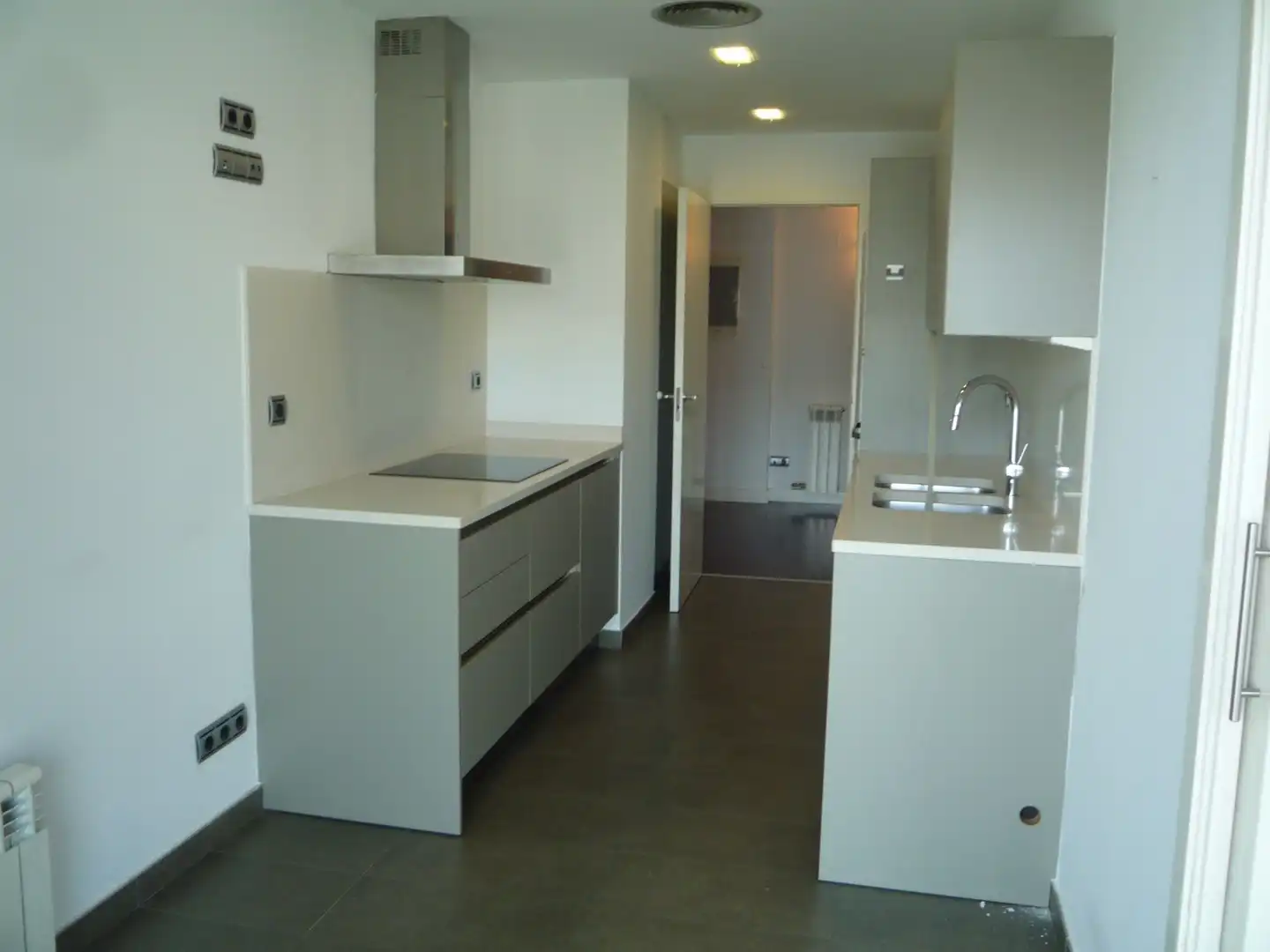 Cocina de Piso en venta en Sitges con Aire acondicionado, Terraza y Piscina comunitaria