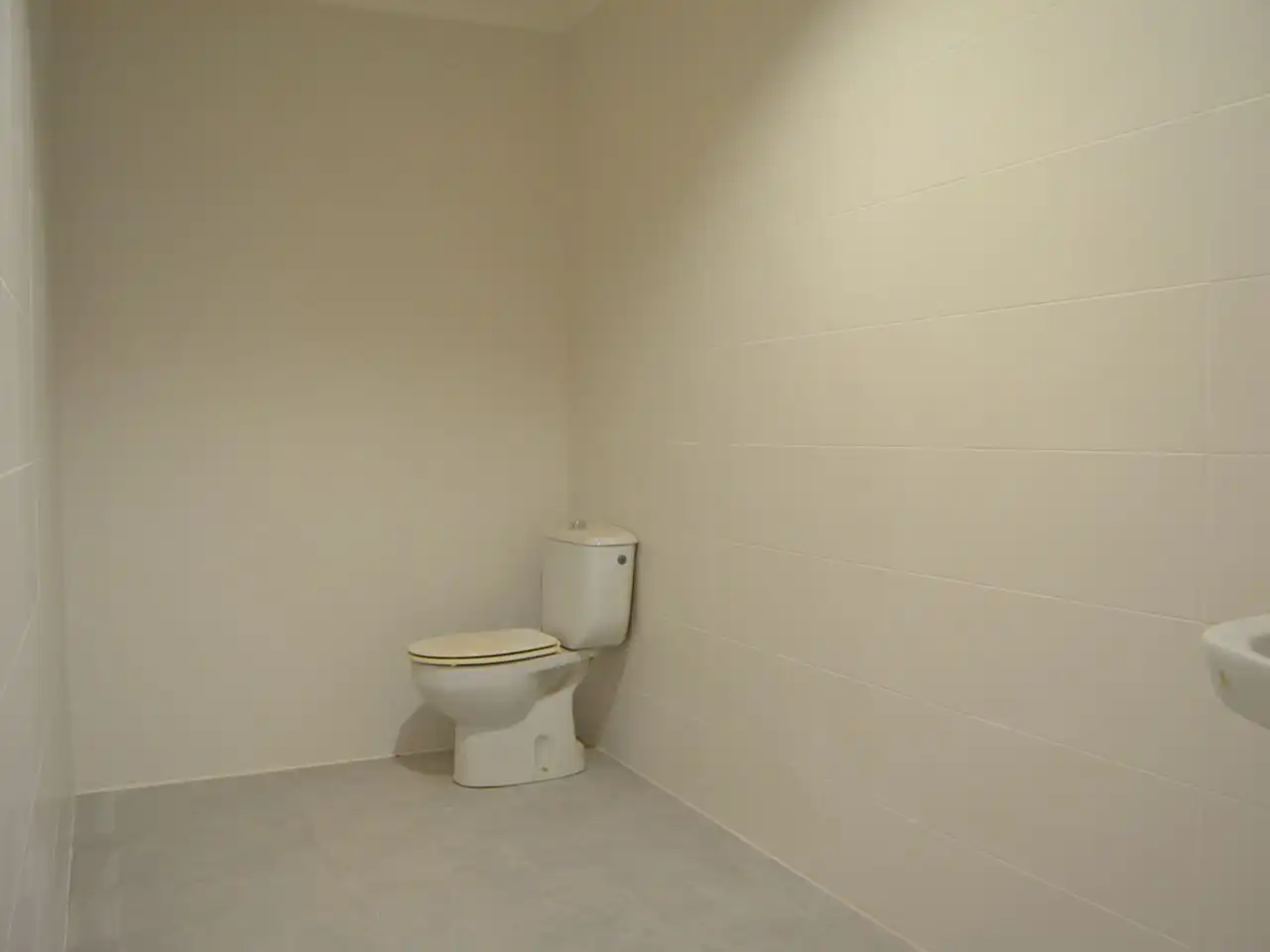 Bathroom of Commercial properties for rent in Benifairó de les Valls  with Air Conditioner, Terrace and Internet