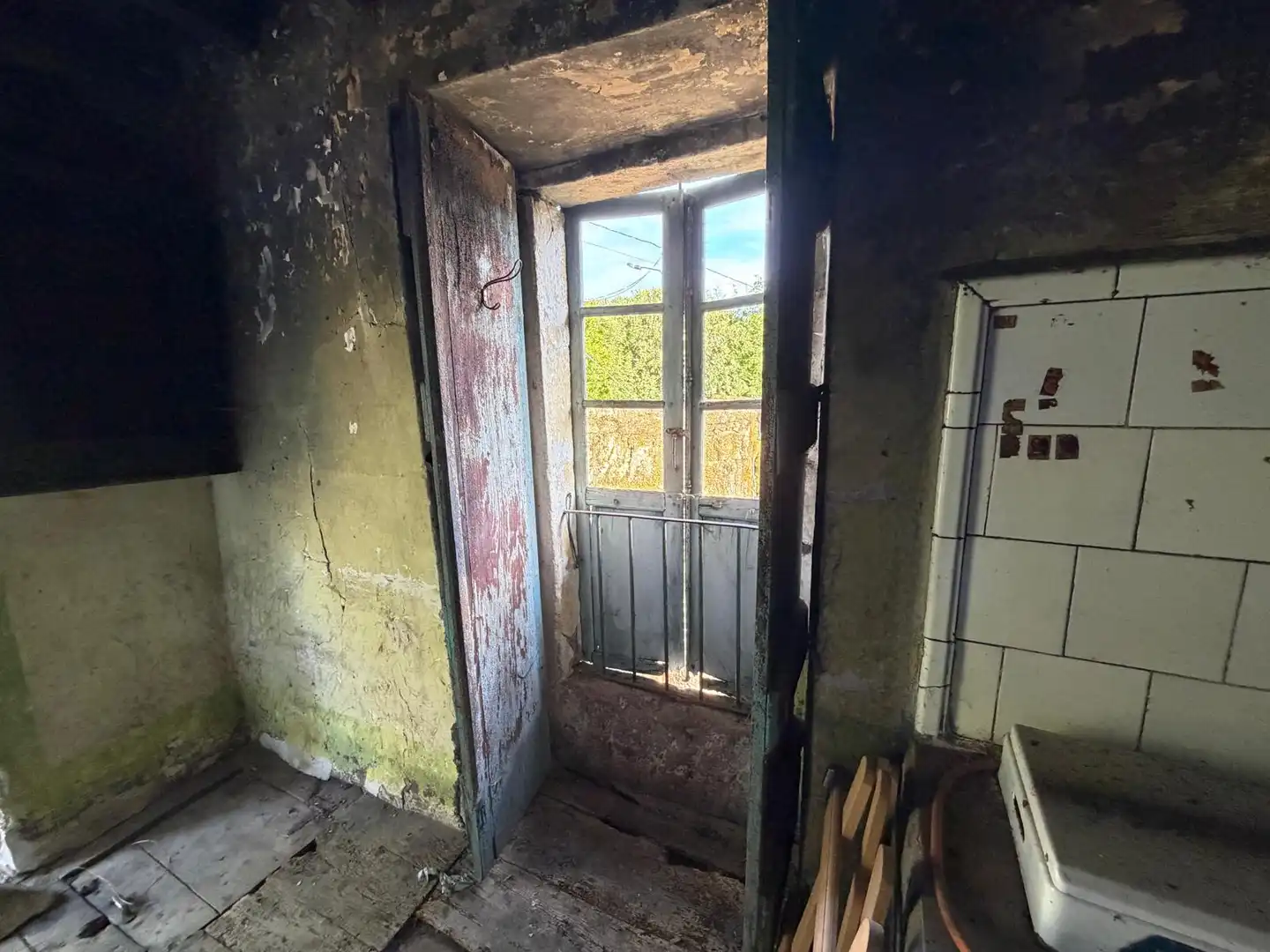 Küche von Einfamilien-Reihenhaus zum Verkauf in San Cristovo de Cea mit Privatgarten und Balkon