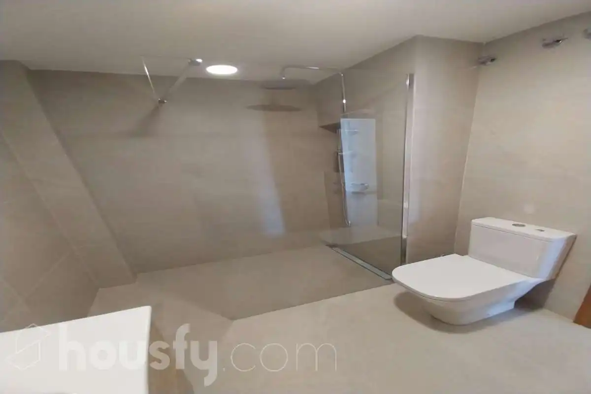 Bathroom of Flat for rent in Terrassa  with Heating, Terrace and Storage room