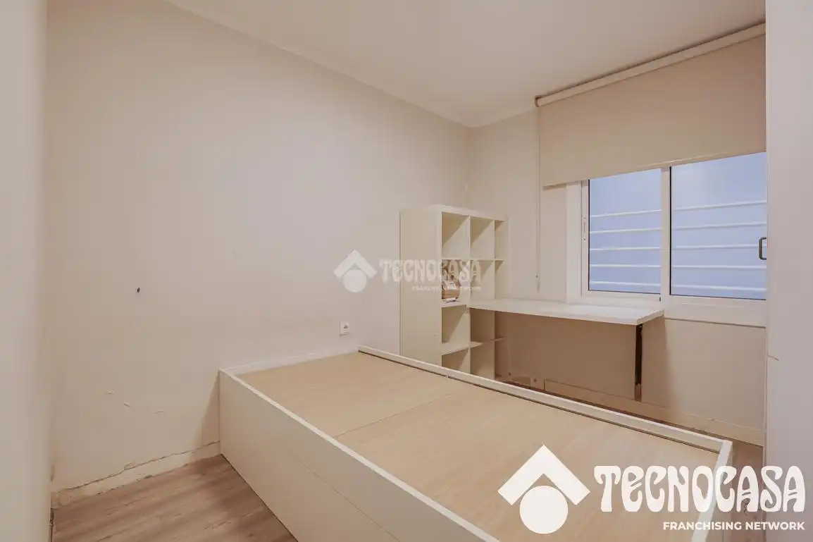 Bedroom of Flat for sale in Mataró