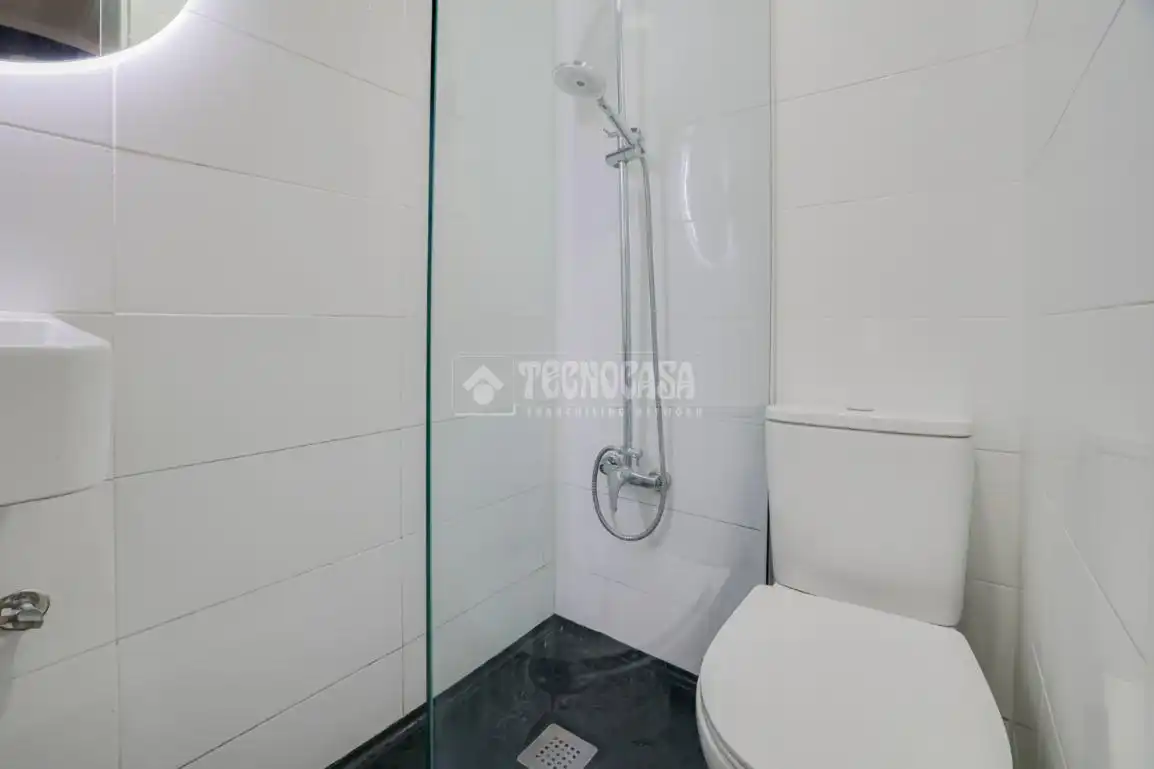 Bathroom of Flat for sale in Terrassa  with Terrace