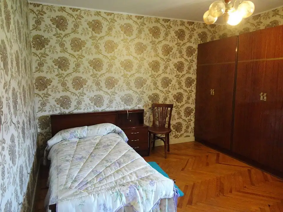 Schlafzimmer von Einfamilien-Reihenhaus zum Verkauf in Salas de los Infantes mit Heizung und Privatgarten