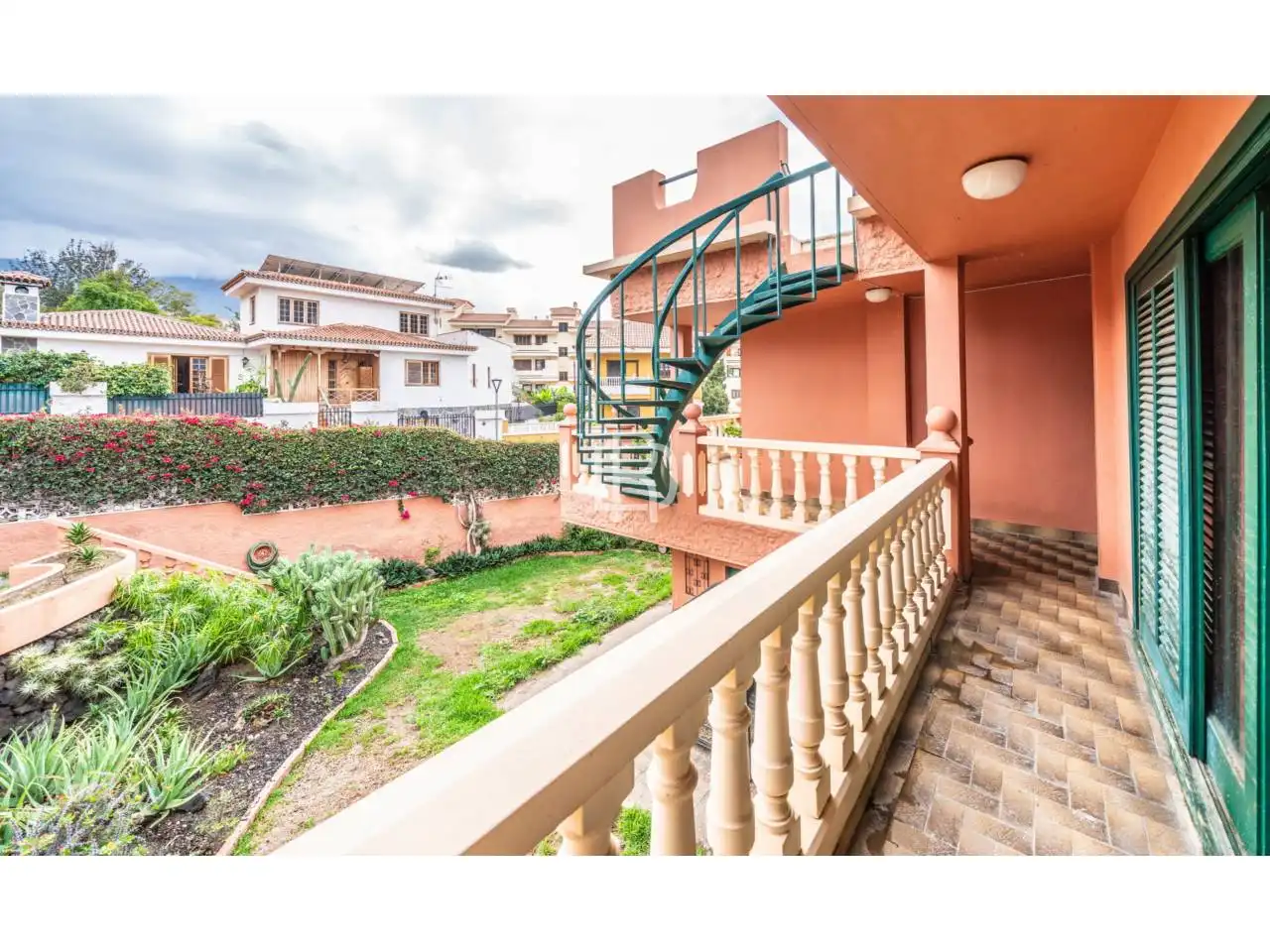 Vista exterior de Casa o xalet en venda en Puerto de la Cruz amb Jardí privat, Terrassa i Moblat